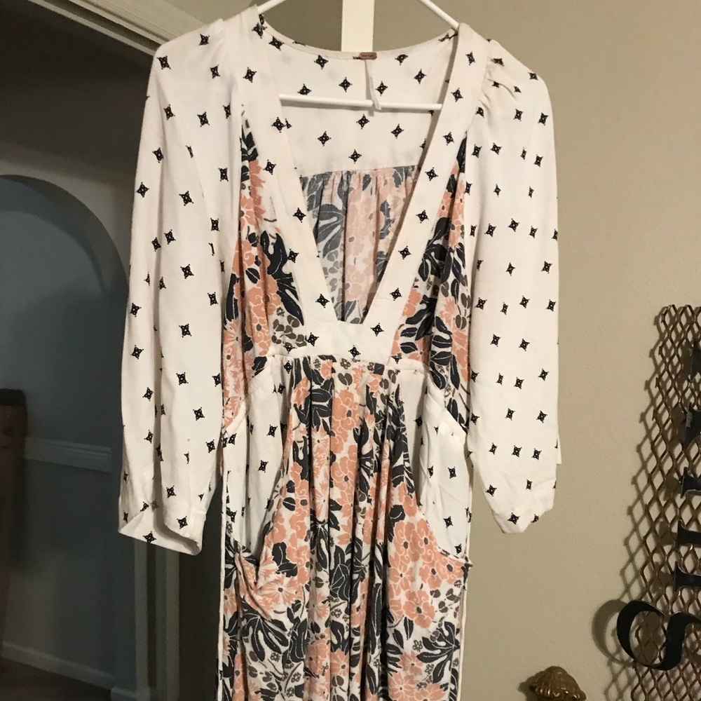 Free people low cut Dress with pockets